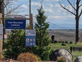 Irish Mountain Lookout is one of the parking areas where non-residents will have to pay a $10 fee in 2021 if council approves a pilot pay-for-parking plan at its parks and open spaces. Greg Cowan/The Sun Times