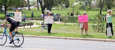 Anti-lockdown protest at Bellevue Park in Sault Ste. Marie, Ont., on Saturday, May 23, 2021. (BRIAN KELLY/THE SAULT STAR/POSTMEDIA NETWORK)