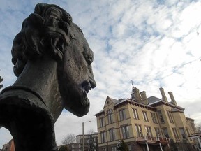 Artist Cleve Horne's iconic sculpture of William Shakespeare gazes toward Perth County Courthouse from Shakespearean Gardens in Stratford, Ont. File photo/Postmedia Network