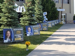 Some 400 students from Conseil scolaire catholique Nouvelon's 10 secondary schools will be celebrated on June 16, 17, 22, 24, 28 and 29. In order to protect the health and well-being of students and staff, Nouvelon's secondary schools will honour students completing Grade 12 through virtual graduation ceremonies.