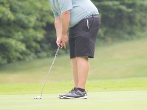 PETER RUICCI/Sault Star
Ryan Bastien, putting out on the 18th hole at Crimson Ridge, plans to defend his Jane Barsanti Memorial Tournament championship.