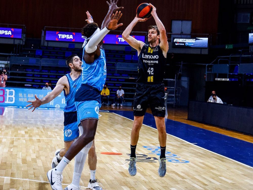 Aaron Doornekamp on Canada's roster for Olympic basketball qualifier