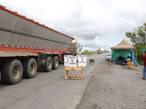 United Steelworkers Local 6500 members picket at Vale's Frood-Stobie Complex in Sudbury, Ont. on Monday June 14, 2021. John Lappa/Sudbury Star/Postmedia Network