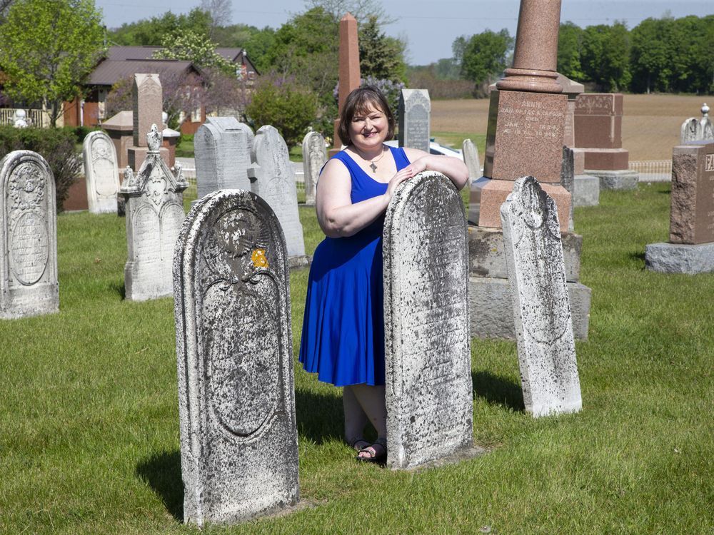 longtime-cemetery-caretakers-want-to-retire-from-duties-windsor-star