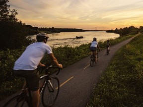 Cyclists can ride the entire 18km of Cornwall’s waterfront before continuing for another 25km to Upper Canada Village near Morrisburg, over 40 km of riding along the St. Lawrence River.