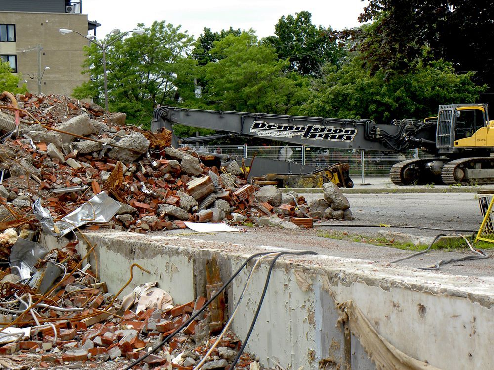 Mayors hesitate on St. Vincent loan Brockville Recorder & Times