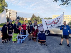 Ten Indigenous men and women walked from Kingston to Parliament Hill on the weekend to protest a lack of clean drinking water.