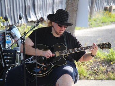 Blues musician Jamie Heath, performing on the First Street Stage at the Cornwall Art Walk on Friday afternoon. Photo on Friday, August 27, 2021, in Cornwall, Ont. Todd Hambleton/Cornwall Standard-Freeholder/Postmedia Network