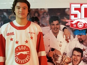 Landen Hookey signs with Soo Greyhounds.