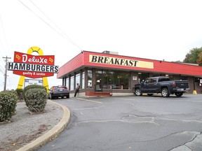 Deluxe restaurant on Regent Street in Sudbury, Ont. on Wednesday September 22, 2021. Capacity limits have returned to restaurants in Sudbury and across Ontario due to COVID-19.