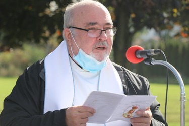 Rev. Paul Conway participates in a rosary rally at Our Lady of Good Counsel Catholic Church on Saturday, Oct. 16, 2021 in Sault Ste. Marie, Ont. (BRIAN KELLY/THE SAULT STAR/POSTMEDIA NETWORK)