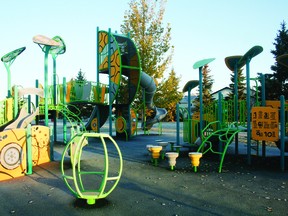 A new playground opened last weekend in Four Seasons Park. The design of the playground came through public consultation, as residents voted on their favourite option. (Alex Botes)