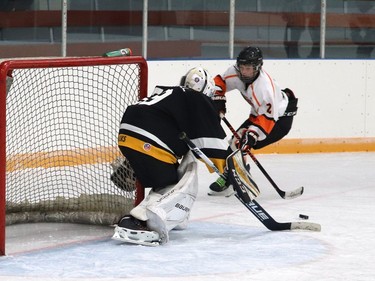 The Hanna Bantam Colts hosted Oyen on Oct. 22. The game was close initially however the Colts pulled away in the second period leaving the game with a 4-2 win over the visiting team. The Bantams next home game will be Nov. 6 against Brooks at 4 p.m. Jackie Irwin/Postmedia