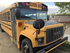 LR.1001_lr_school_bus