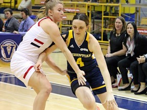 Laurentian Voyageurs guard Helena Lamoureux (4) plays in a home game in 2019-20.