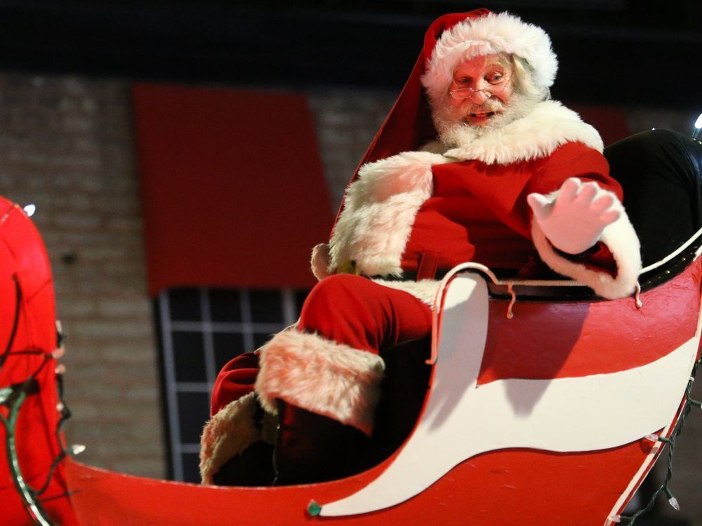 Belleville Santa Claus parade returning to Bridge Street Belleville