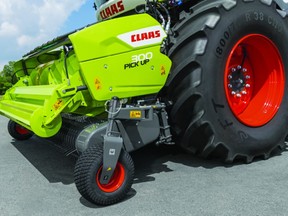 claas 300 pick up