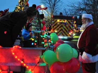 Santa made an early appearance at Maxville parade that bears his name, much to the surprise of some younger participants. Photo taken on Sunday November 21, 2021 in Maxville, Ont. Francis Racine/Cornwall Standard-Freeholder/Postmedia Network