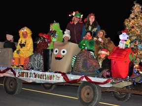 Santa's helpers were all smiles during the parade, on Sunday November 21, 2021 in Maxville, Ont. Francis Racine/Cornwall Standard-Freeholder/Postmedia Network