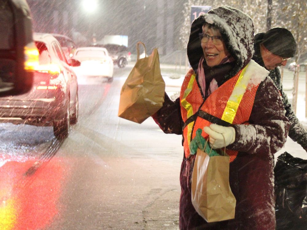 Snow falls on drivethru parade The Stratford Beacon Herald