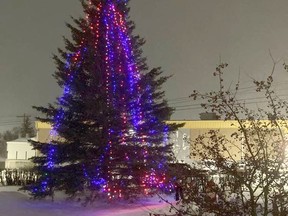 Christmas season begins in Cochrane