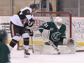 The Sherwood Park Crusaders squeaked out a 3-2 win over the Lloydminster Bobcats on Wednesday at the Arena. Photo courtesy Target Photography