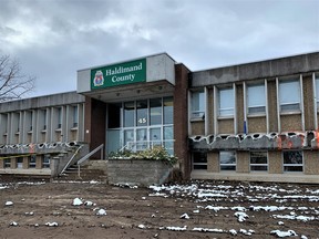 Potentially-toxic vermiculite insulation has slowed the demolition of Haldimand’s former central administration building in Cayuga. A county spokesperson said this week that removal is nearly complete and that the former town hall and museum building in back of it should be gone by Christmas. – Monte Sonnenberg