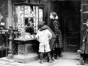 Window shopping in the 19th century. (Jim Gilbert photo)