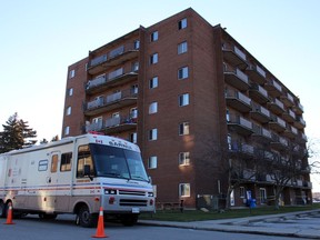 The Sarnia police emergency command vehicle is parked outside a Finch Drive apartment building on Monday, Dec. 13, 2021 in Sarnia, Ont. (Terry Bridge/Sarnia Observer)