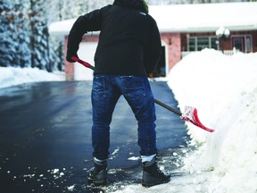 Sign up with the FCSS to volunteer as a snow buster. Image of Filip Mroz from Unsplash.