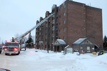 Fire at sixth-floor apartment at 77 Allard St., in Sault Ste. Marie, Ont., on Friday, Jan. 21, 2022. (BRIAN KELLY/THE SAULT STAR/POSTMEDIA NETWORK)