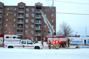 Fire at sixth-floor apartment at 77 Allard St., in Sault Ste. Marie, Ont., on Friday, Jan. 21, 2022.(BRIAN KELLY/THE SAULT STAR/POSTMEDIA NETWORK)