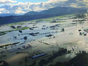 flooding-aerial-view-hanomansing-161121