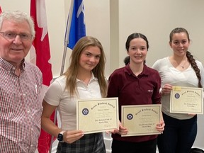 Rotary Club of North Bay President Bob Cunningham, left, presents awards to five students from North Bay for their volunteer work. Recipients include Madison Moore of Chippewa Secondary School, Emilie Perron of École secondaire catholique Algonquin, Fionna Truong of West Ferris Secondary School and Grace Couchie of St. Joseph-Scollard Hall. Turner Scarrow of École secondaire publique Odyssée was not available for the group picture.
Submitted Photo