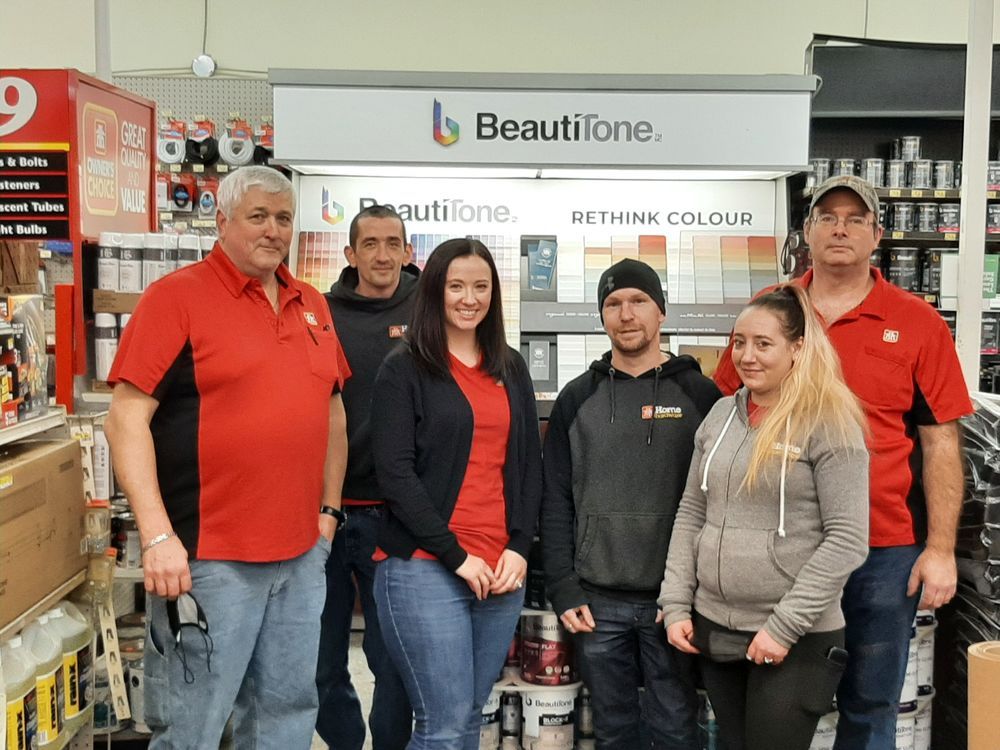 Knight’s Home Hardware is familyowned and operated St. Thomas Times