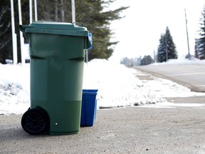 Starting March 21, the 2022/2023 OVWRC collection schedules will be mailed out via Canada Post on behalf of Petawawa, Pembroke and Laurentian Valley. They contain important waste management program information including instructions for setout of green carts and blue boxes. Collection schedules will be delivered to households by March 30.