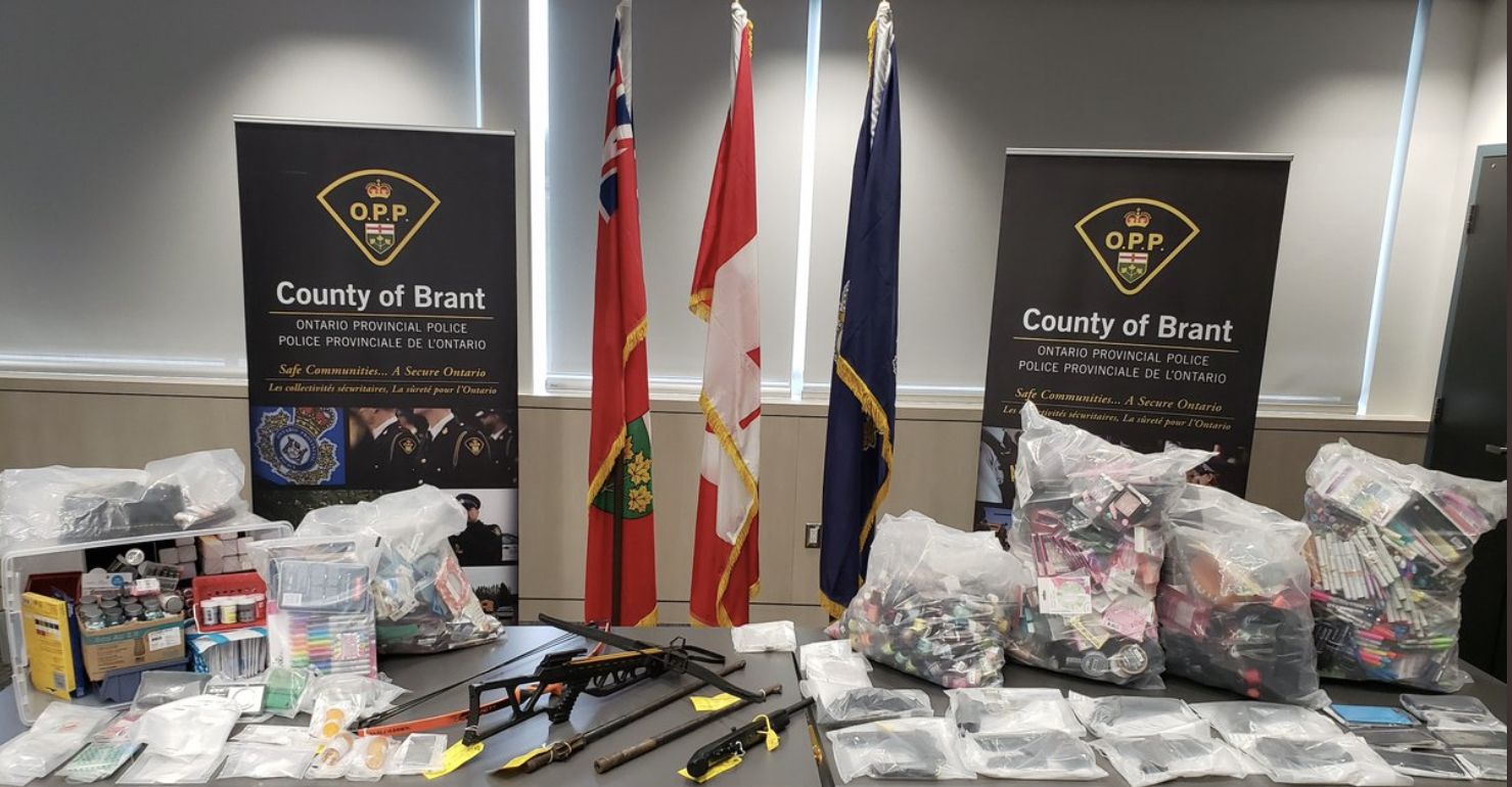 Six arrested with drugs, stolen property, weapons Driving