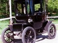 A 1908 Baker Electric coupe. Wikipedia photo