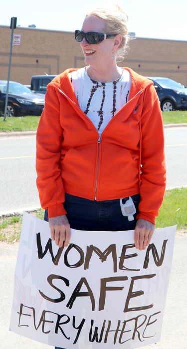 Kara Flannigan participates in a demonstration in support of abortion rights in the United States on the boardwalk  in Sault Ste. Marie, Ont.,on June 4, 2022. (BRIAN KELLY/THE SAULT STAR/POSTMEDIA NETWORK)