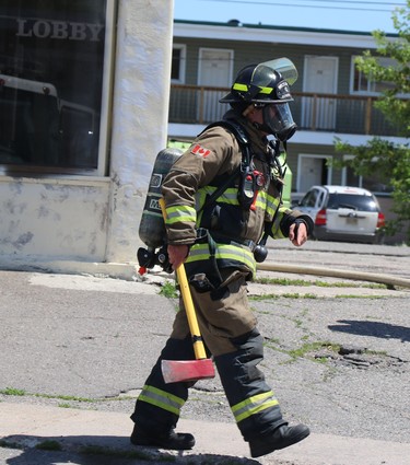 Sault Ste. Marie Fire Services responds to a fire at 138 East St., in Sault Ste. Marie, Ont., on June 16, 2022. (BRIAN KELLY/THE SAULT STAR/POSTMEDIA NETWORK)