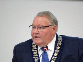 Lambton Shores Mayor Bill Weber recently announced his retirement from politics.