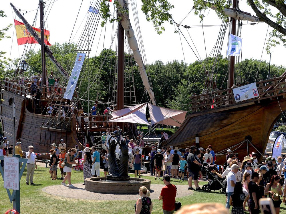 Grandes multitudes para el segundo día del Brockville Tall Ship Festival