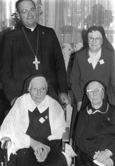 Handout/Cornwall Standard-Freeholder/Postmedia Network
From the Religious Hospitallers of St. Joseph archives, an undated photo of the bishop with several sisters.