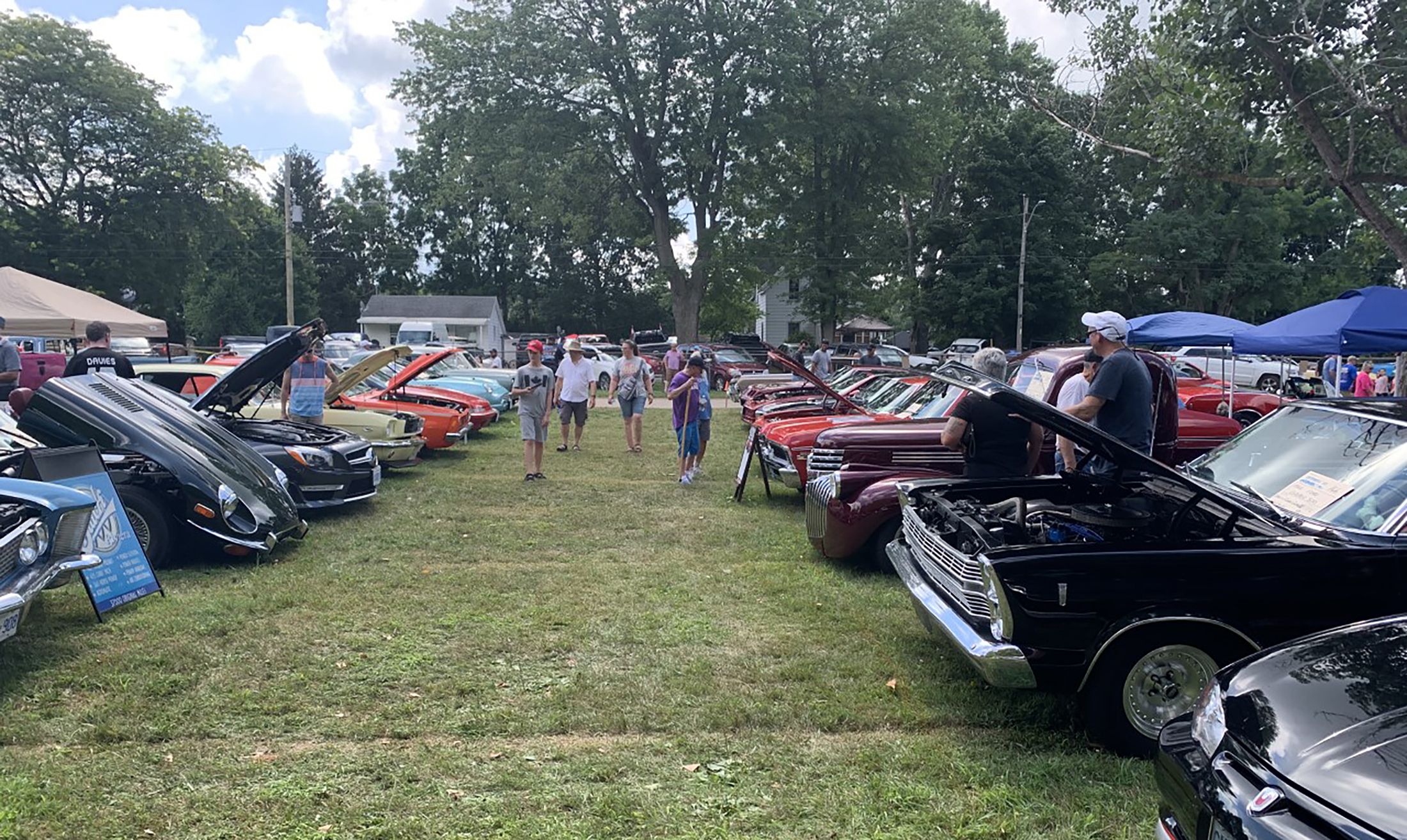 Enormous crowds pour into Bothwell for car show | St. Thomas Times-Journal