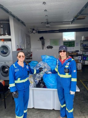 Le programme communautaire de boîtes à lunch de Whitecourt a besoin de plus de bénévoles pour la livraison de nourriture. Plus d'informations sur le programme peuvent être trouvées à www.communitylunchbox.ca. La photo jointe
