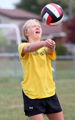 Sarah Buchanan hits a return during the annual Volleyball Kent Camps at St.  Clair College's Chatham Campus HealthPlex in Chatham, Ont., on Friday, Aug.  5, 2022. Mark Malone/Chatham Daily News/Postmedia Network