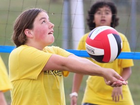Johyna Vanderveen, 13, makes a pass during the annual Volleyball Kent Camps at St.  Clair College's Chatham Campus HealthPlex in Chatham, Ont., on Friday, Aug.  5, 2022. Mark Malone/Chatham Daily News/Postmedia Network