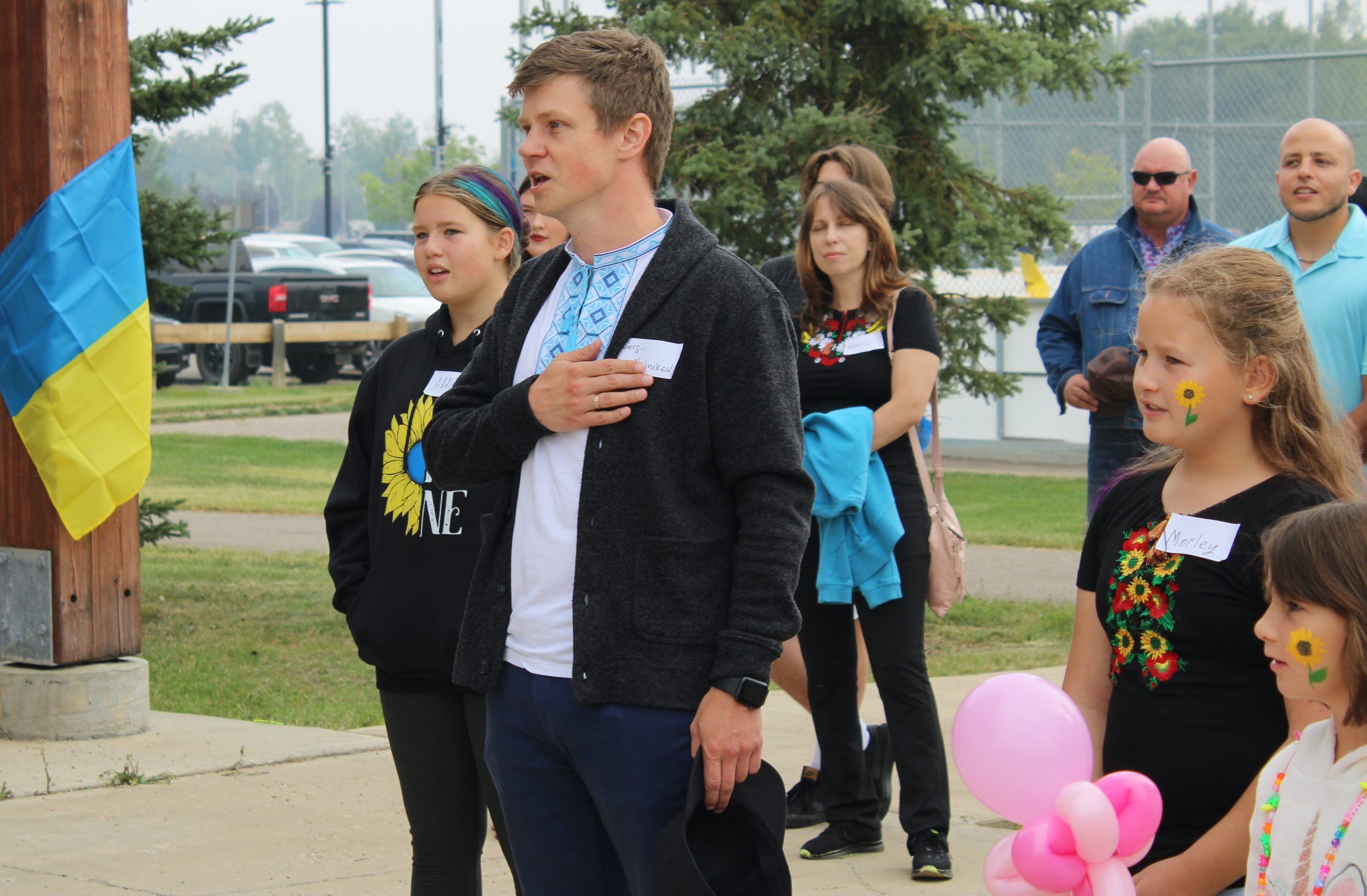 Gallery Ukrainians with barbecue celebrating Ukraine's