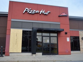 CPS is investigating possible arson at Cornwall's Pizza Hut, pictured on Wednesday August 17, 2022 in Cornwall, Ont. Shawna O'Neill/Cornwall Standard-Freeholder/Postmedia Network