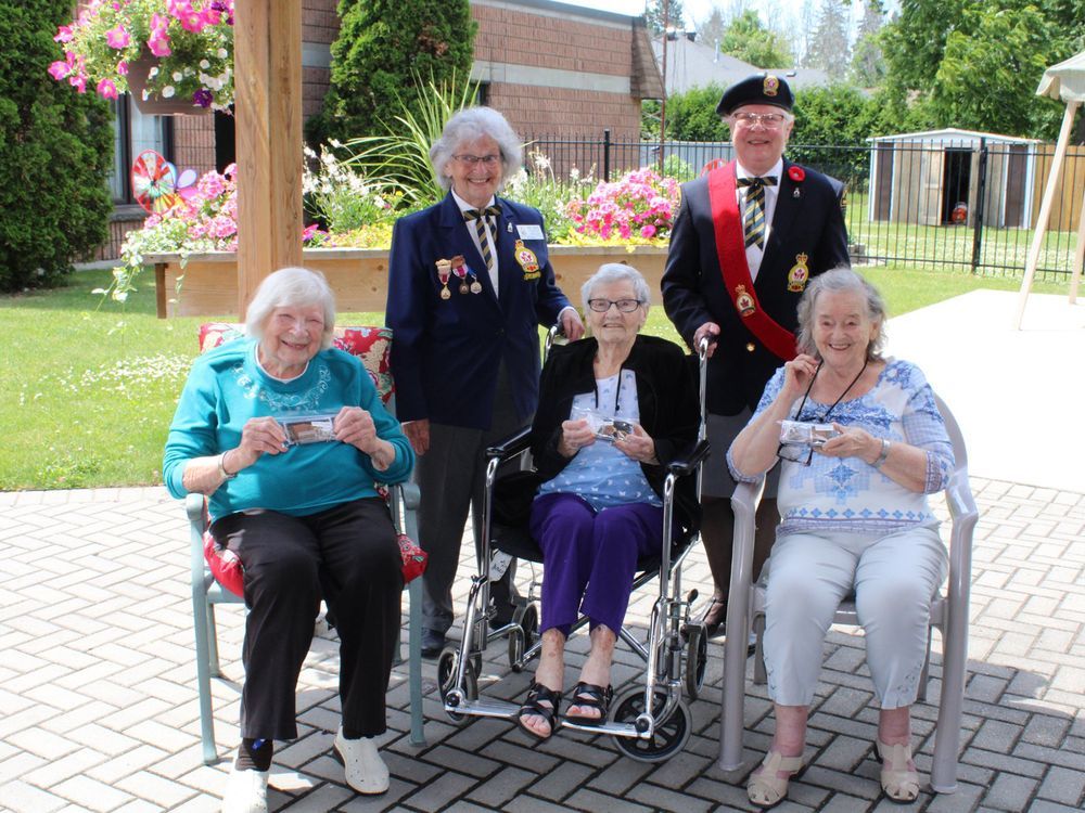 Three Carveth Care residents honoured with long term service medals